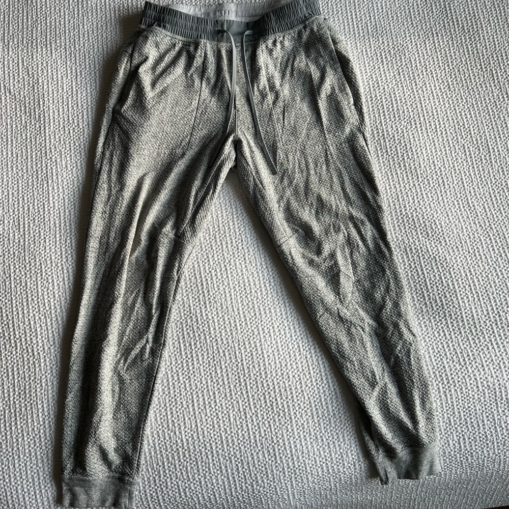 LULULEMON: Men’s “at ease” heather grey textured joggers